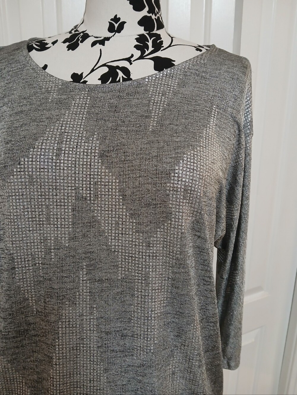 Ruby Rd. Silver Metallic Top - Picture 5 of 8